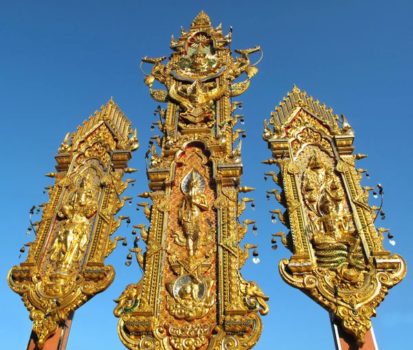 Дева или угол индуистской статуи под золотым треугольником в Таиланде — стоковое фото