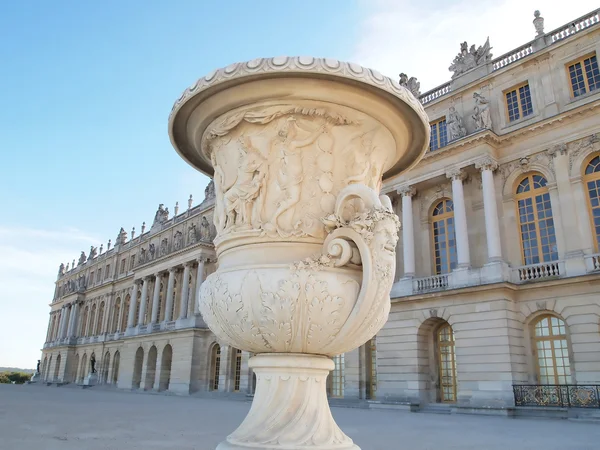 Luxusní starých časů, váza ve Versailles — Stock fotografie