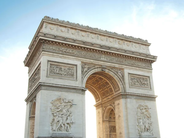 Триумфальная арка, Наполеон Бонапарт с голубым небом — стоковое фото