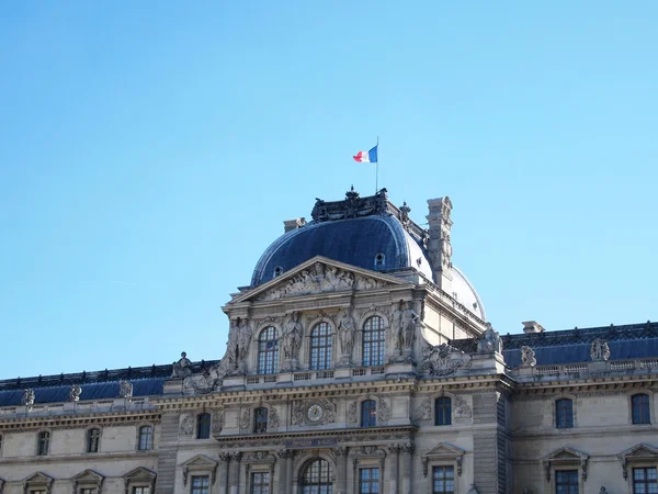 O Pavillon Sully e Bandeira da França — Fotografia de Stock