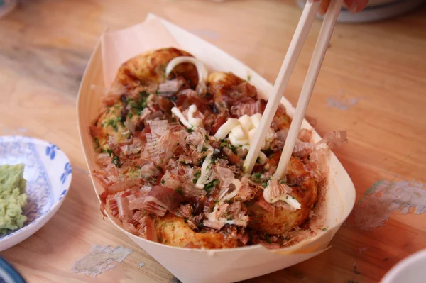 Takoyaki (pulpo literalmente frito o a la parrilla ) —  Fotos de Stock
