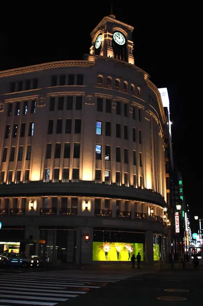 和光电子有限公司有限公司是一家零售商 在日本 其最著名的存储区 通常称为银座和光 是在银座购物区在东京的心 — 图库照片