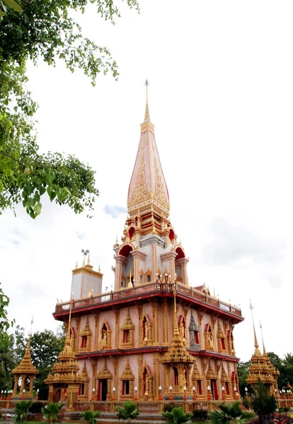 Храм Ват Чалонг в Пхукете — стоковое фото