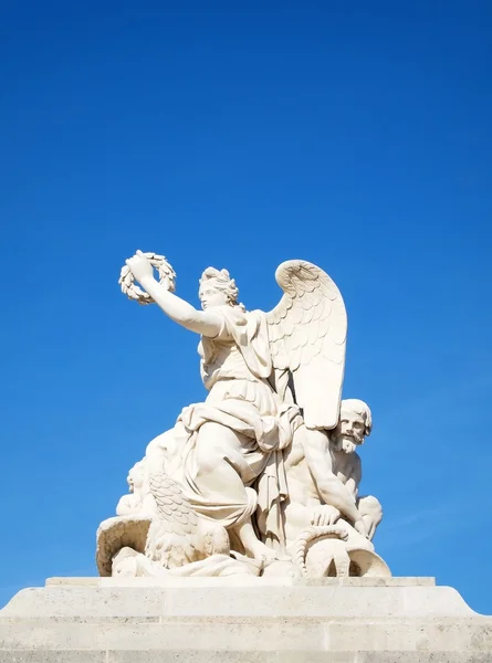 Statue in facade of Versailles Chateau entrance — Stock Photo, Image