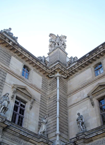 Socha v muzeu louvre v Paříži, Francie — Stock fotografie