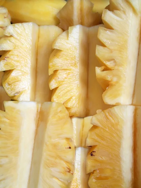 Bella fetta fresca di ananas (verticale ) — Foto Stock