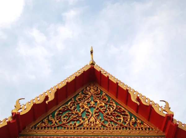 El Techo Gable del Templo para Budistas en Tailandia —  Fotos de Stock
