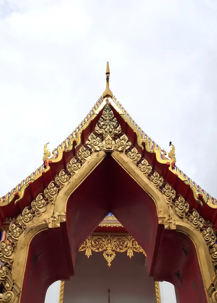 Puerta de Wat Chalong en la isla de Phuket, Tailandia — Foto de Stock