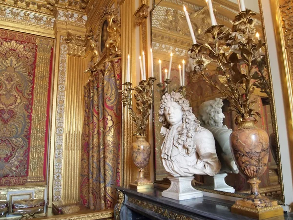 Un dormitorio en el castillo de Versalles, Francia — Foto de Stock