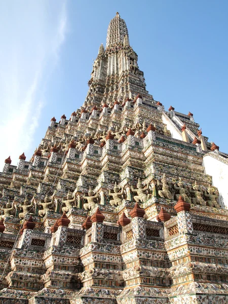 Podrobné pagody v Wat Arun (chrám úsvitu) — Stock fotografie