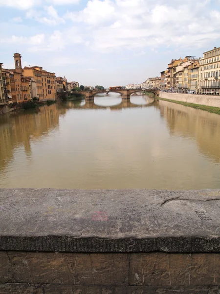 Arno river and Ponte alle Grazie Bridge Firenze, Italy — Stock Photo, Image