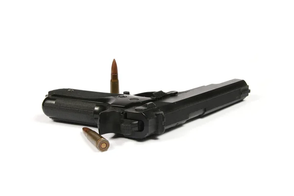 Pistola com balas — Fotografia de Stock