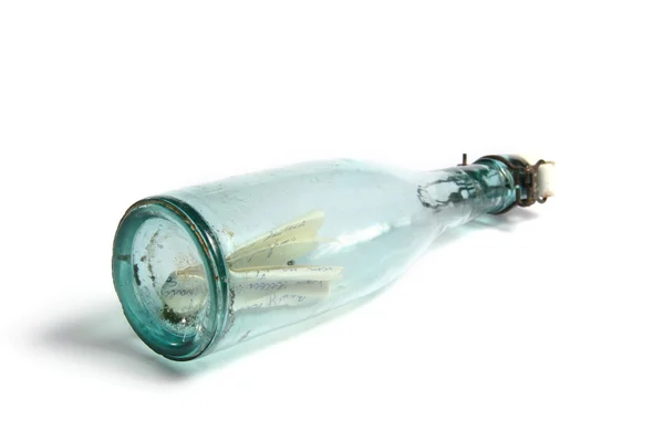 Üzerine beyaz izole bir şişe bir mesaj — Stok fotoğraf