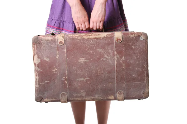 Γυναίκα λαβή παλιά βαλίτσα — Φωτογραφία Αρχείου