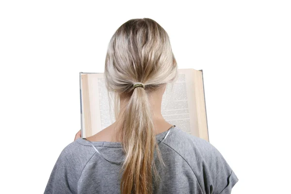 Egy nő könyvet olvas. — Stock Fotó