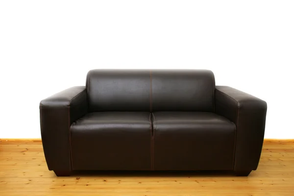 Sofá de couro marrom — Fotografia de Stock