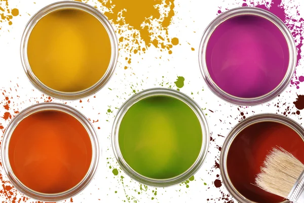 Baldes de tinta coloridos com manchas de cor — Fotografia de Stock