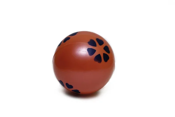 Іграшковий м'яч на білому тлі — стокове фото