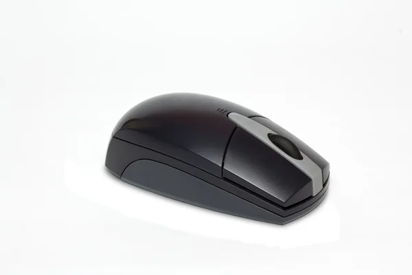 Mouse de computador sem fio no fundo branco — Fotografia de Stock