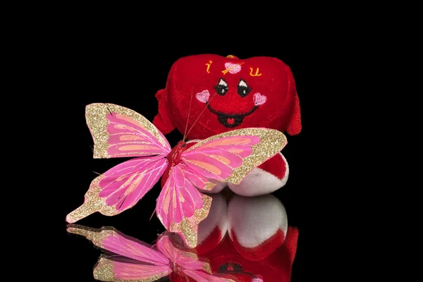 Valentijnsdag hart met vlinder — Stockfoto