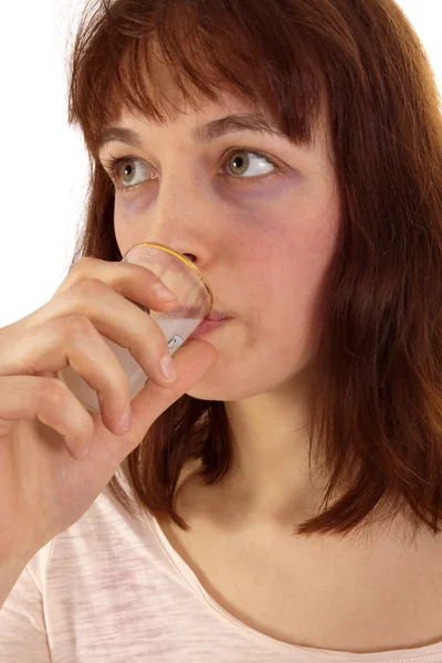 Una Joven Está Bebiendo Aguardiente Blanco Vaso —  Fotos de Stock