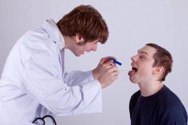 Doktor ve hasta.