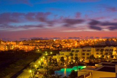 papagayo plaj lanzarote Adası yakınlarında bir köy günbatımı manzarası