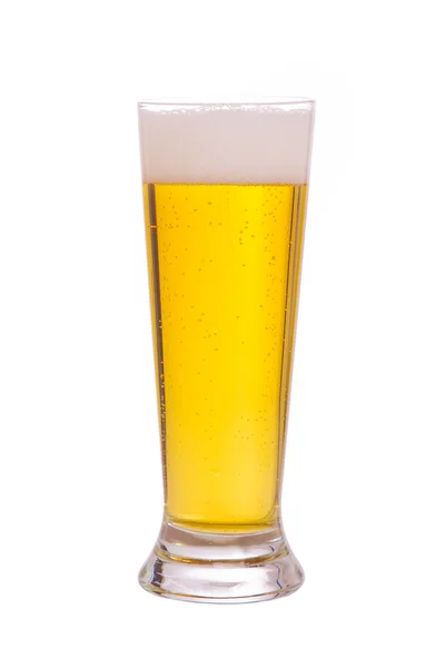 Sklenice piva na bílém pozadí — Stock fotografie