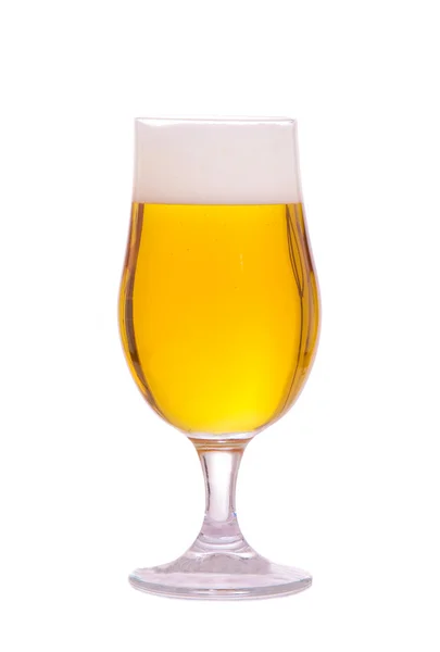 Egy pohár sör fehér háttérrel — Stock Fotó