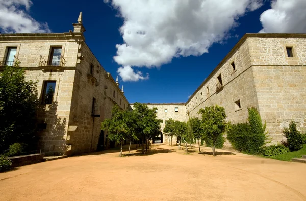 Древний монастырь, переоборудованный в отель, Брага, на севере Португалии — стоковое фото