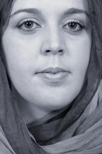 Close-up portret een vrouw met een vell, Arabische stijl — Stockfoto