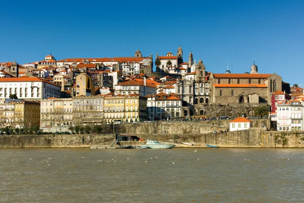 Ribeira, el casco antiguo de la ciudad de Oporto, norte de Portugal — Foto de Stock