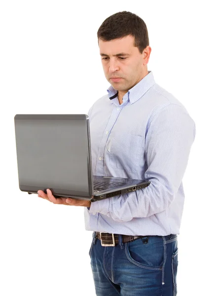 Человек, работающий с ноутбуком — стоковое фото