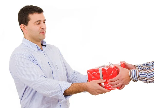 Περιστασιακή άνθρωπος λαμβάνει ένα δώρο — Φωτογραφία Αρχείου