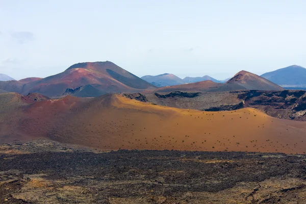 Paisaje Vulacánico de (Montañas de Fuego), en la Isla de Lanzarote — Foto de Stock