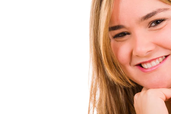 Atraktivní usmívající se žena portrét na bílém pozadí — Stock fotografie
