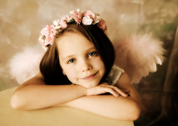 Девочка ангел — стоковое фото