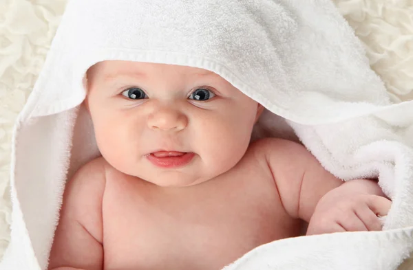 婴儿沐浴后 — 图库照片