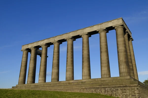 Национальный памятник, Карлтон Хилл, Эдинбург — стоковое фото