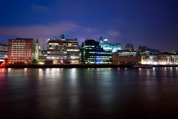 Modernes London und Themse Stockbild