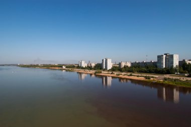 yoksul evlerin Nehri yakınında