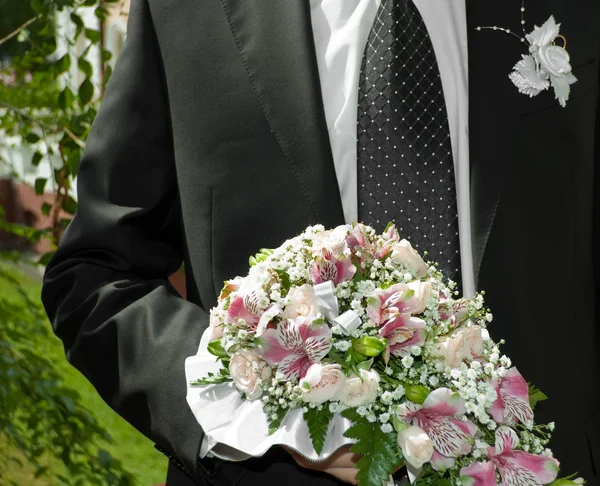 Uomo con Bouquet — Foto Stock