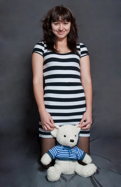 Dívka s medvědem — Stock fotografie