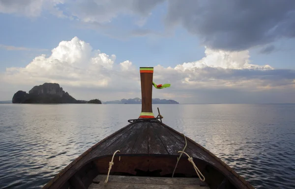 Довгий хвостовий човен у Таїланді — стокове фото