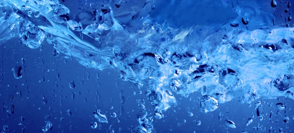 Rent blå vatten — Stockfoto