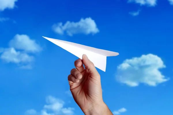 Rzucanie papierowy samolot.. — Zdjęcie stockowe