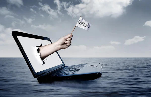 Laptop at sea — Stock Photo, Image