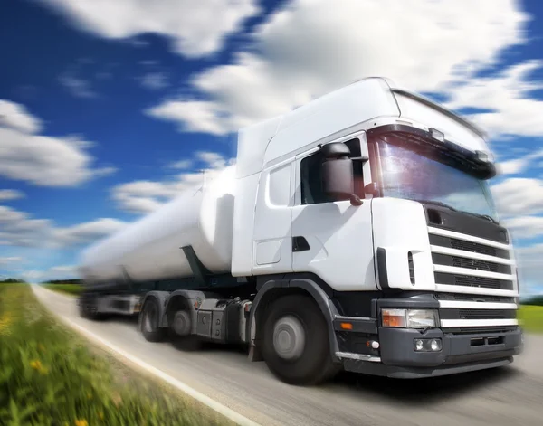 Conducción de camiones en carretera / movimiento —  Fotos de Stock