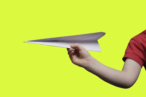 Lanzar un avión de papel .. — Foto de Stock