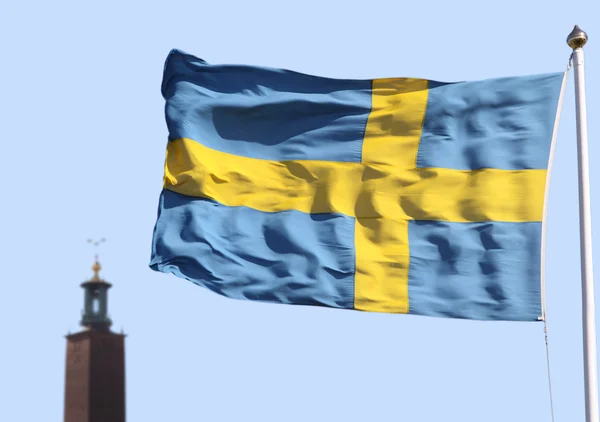 Câmara Municipal de Stockholms 1 e uma bandeira — Fotografia de Stock